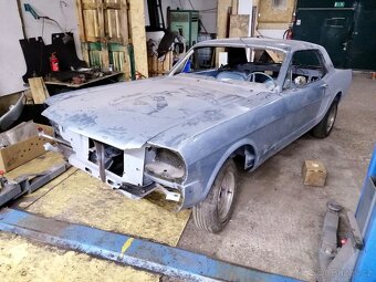 Prodám Ford mustang 1966 3.3L, 3st aut. ve stádiu renovace - 2