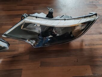 Honda Civic IX 2015- nové orig. světlomety - 2