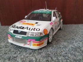 Škoda Octavia wrc 1:18 rally Auriol Ottomobile tovarni - 2