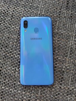 Samsung Galaxy A40 Dual SIM - 2