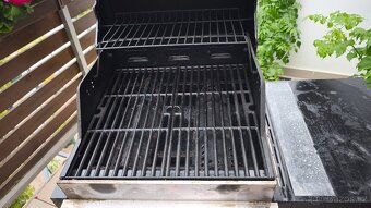 plynový gril Char-Broil - 2