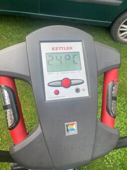 Eliptický trenažér a boxovací pytel - 2