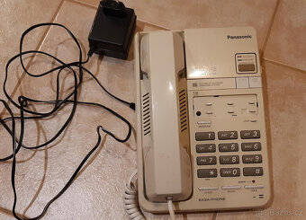 Starý telefon Panasonic se záznamníkem - 2