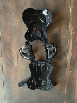 Chránič páteře a hrudníku FOX - 2