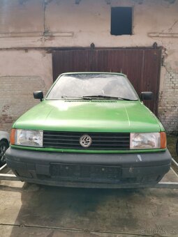 Volkswagen Polo II 1.3i 40kW coupe rok 1992 - 2