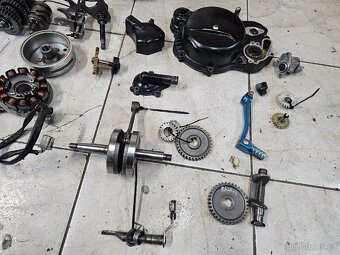 Části motoru AM6 - 2