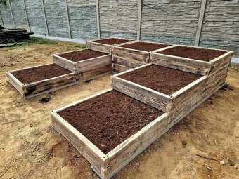 Beton vyvýšený záhon - 2