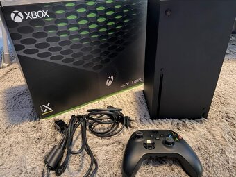 XBOX Series X 1TB - jako nový - 2