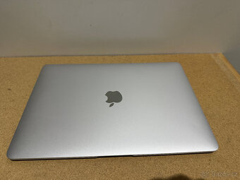 Macbook air 2020 - i3, 256gb hdd, 8gb ram-Sequoila - 2