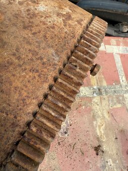 Setrvačník Zetor 25 - 2