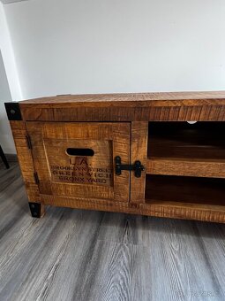 televizní stolek z masivu - 2