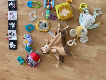 Sada hraček pro miminko - 2