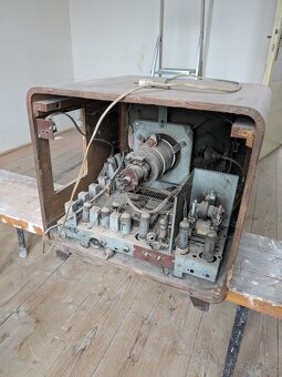 Televizory Tesla Oravan - 2