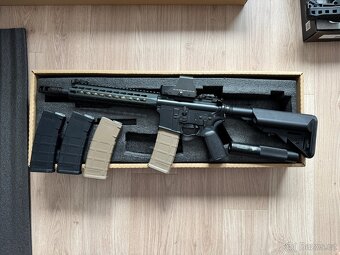 Prodám airsoft M4 upgrade 160m/s - 2
