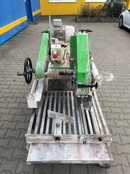 Stolová pila BS700 - 2