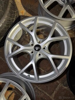 Originální sada alu kol Audi RS3 8Y0 - 2