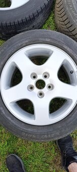 Prodám originální alu kola z Audi A6 C5. Alu R16 5x112 s pne - 2