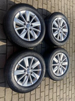 Originální sada disků VW s letním pneu 196/65 R15 - 2