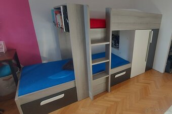 Dvoupatrová postel se skříní - 2