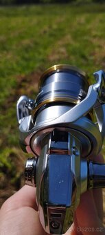 Naviják shimano sedona 2500s - 2