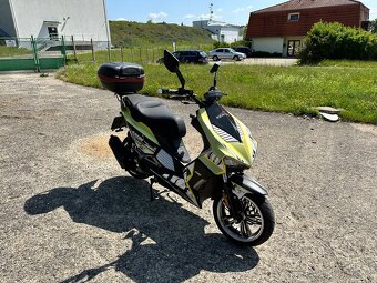 Skútr Kentoya Saxon 125 – rok 2022, pouze 2 600 km - 2