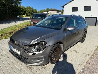VW Golf Variant VII. 2.0 TDI 110kw / NAVIGACE / LED - 2