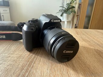 Canon EOS 2000D - 2