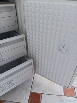 značkový mrazák BOSCH 134 litrů s dopravou - 2