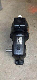 Elektromotor s převodovkou 250W - 2