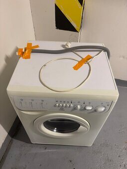 Pračka Indesit - 2