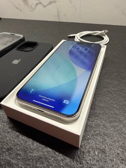 Apple iPhone 15 Pro Max 256GB - bílý titan TOP stav - 2