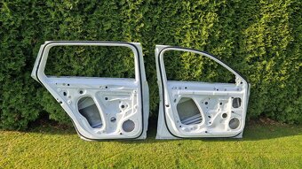 Škoda superb 3 dveře - 2