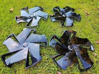 Poklice Volvo Aero r19 ex30 - 2