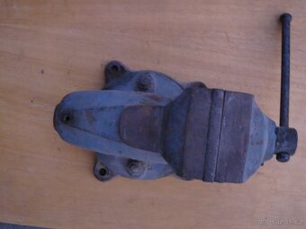 Svěrák YORK 100. - 2