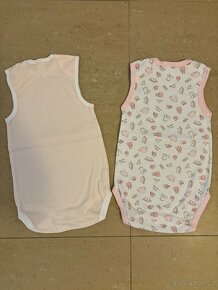 Body bez rukávů holčička vel. 98 - 2