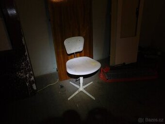 Zdravotnická židle otočná - 2