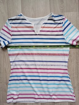 DÁMSKÉ TRIČKO VEL.40/M - 2