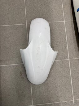 Laminátové kapoty r6 - 2