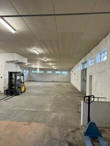 SKLADOVACÍ PROSTORY 1000m2 - 2
