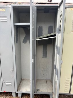 Plechová šatní / dílenská skříň - 2