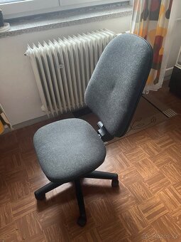 Kancelářský stůl - 2