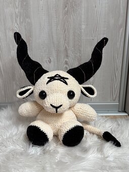 háčkovaný Baphomet - 2