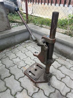 Stojan na vrtačku - 2