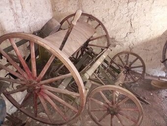 Historický secí stroj, original Melichar - 2