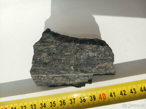 Minerál, nerost, Český granát, pyrop - 2