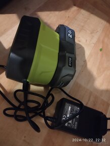 Ryobi vrtačka + baterie 2 a nabiječka - 2