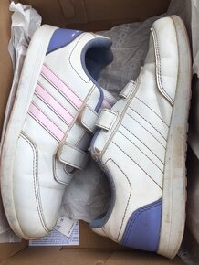 Dívčí tenisky Adidas vel.35-stélka 21,5cm - 2