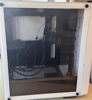 Prodám PC skříň DeepCool CC560 WH V2 (bílá) - 2