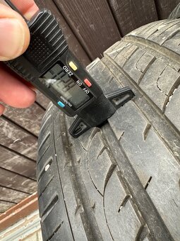 235/35 r19 - 2