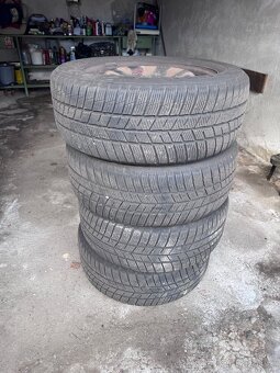 Zimní sada Ford Mondeo MK4, Barum 215/55 R16 + poklice - 2